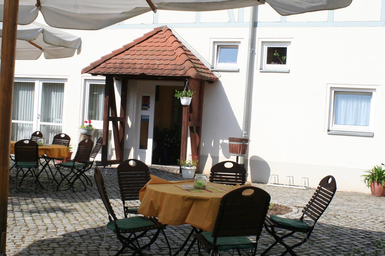 Grossweitzschen Landhotel "Zum Nicolaner" מראה חיצוני תמונה